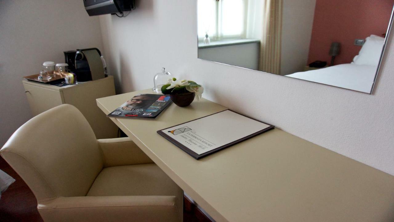 La Fermata Resort Alessandria Buitenkant foto